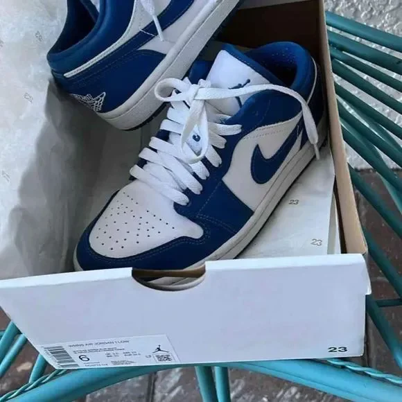 Women's Air Jordan low Size 6W Marina Blue 2022 DC0774-114 GREAT CONDITION - Picture 3 of 10